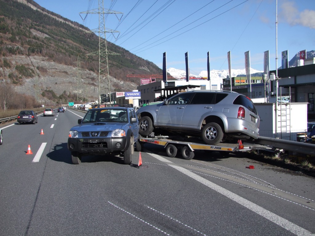 2013-01-08 VU Chur_300dpi Unfall auf der A13 bei Chur (Polizeifoto: Kapo GR)