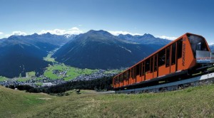 Einbruch bei der Parsennbahn (Sommerfoto: Davos-Klosters) Einbruch bei der Parsennbahn (Sommerfoto: Davos-Klosters)