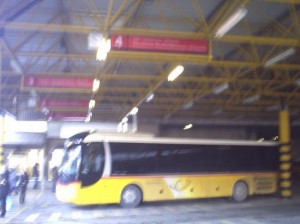 thumb_uc_19986_w550_Postauto_im_Depot_in_Thusis_(Archivbild) Postauto in Thusis amm Busbahnhof (Archivfoto - von hier bzw. Chur werden die Strecken in den Süden bedient...) )