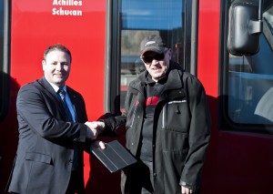 Tablet-PC_fuer_Lokpersonal_2 Die SBB-Lokführer werden (noch) mobiler und papierlos (Foto: RhB-Übergabe der mobilen Rechner)