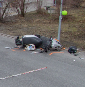 Unfall Kapo Graubünden Rollerfahrer bei Unfall in Malans verletzt (Polizeifoto: Kapo Graubünden)
