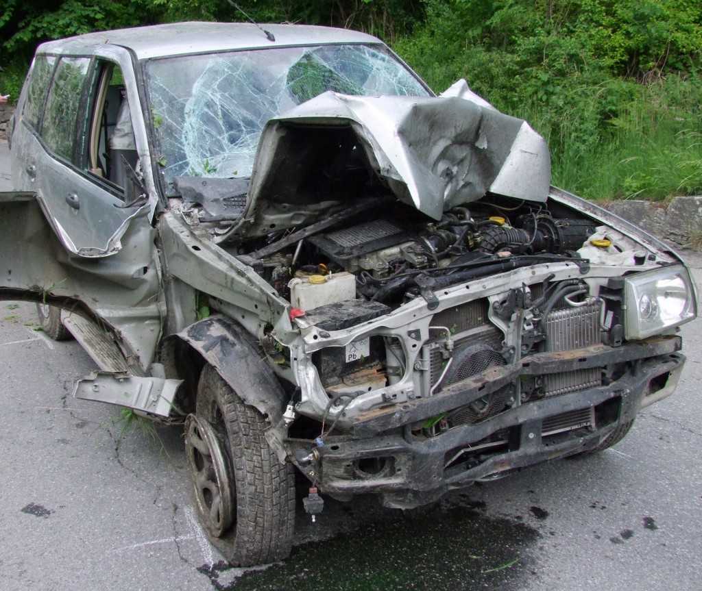 Selbstunfall am Pfingsten: Polizeifoto Unfall Ilanz / Ruschein Selbstunfall am Pfingsten: Polizeifoto Unfall Ilanz / Ruschein