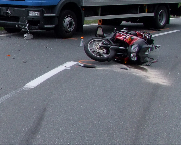 Unfall zwischen Motorrad und Lastwagen in Davos (Polizeifoto: Kapo Graubünden)