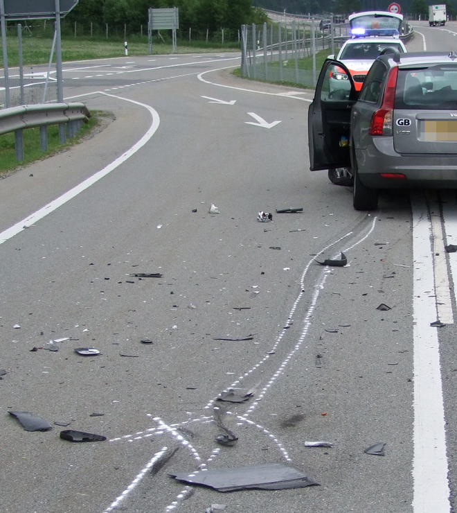 Brite folgte Navi-Stimme: Unfall auf der A13 bei Sufers