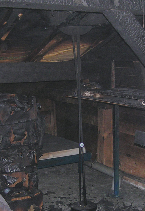 Brand in Buchen im Prättigau: Lampe zu nahe an Isolation