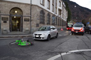 Kollision zwischen Fahrrad und Personenwagen (Stapo Chur)