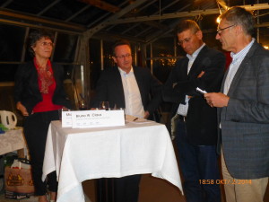 Die Bündner FDP befaßte sich um Donnerstag in St.Moritz im Gewächshaus der Firma Pfäffli mit den vergangenen und zukünftigen Volksinitiativen, die für den Tourismus in zunehmenden Masse abträglich sind. Die Bündner FDP befaßte sich um Donnerstag in St.Moritz im Gewächshaus der Firma Pfäffli mit den vergangenen und zukünftigen Volksinitiativen, die für den Tourismus in zunehmenden Masse abträglich sind.