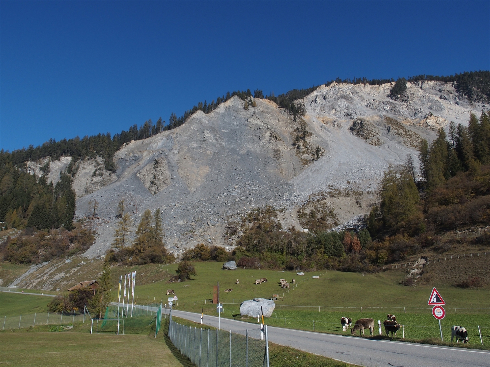Strasse zwischen Brienz und Lenz vorläufig wieder geöffnet