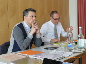 Rudolf Kunz (re.) und Christian Rathgeb (li.) bei der Tagung in Parpan. (Bild: FDP.Die Liberalen Graubünden)
