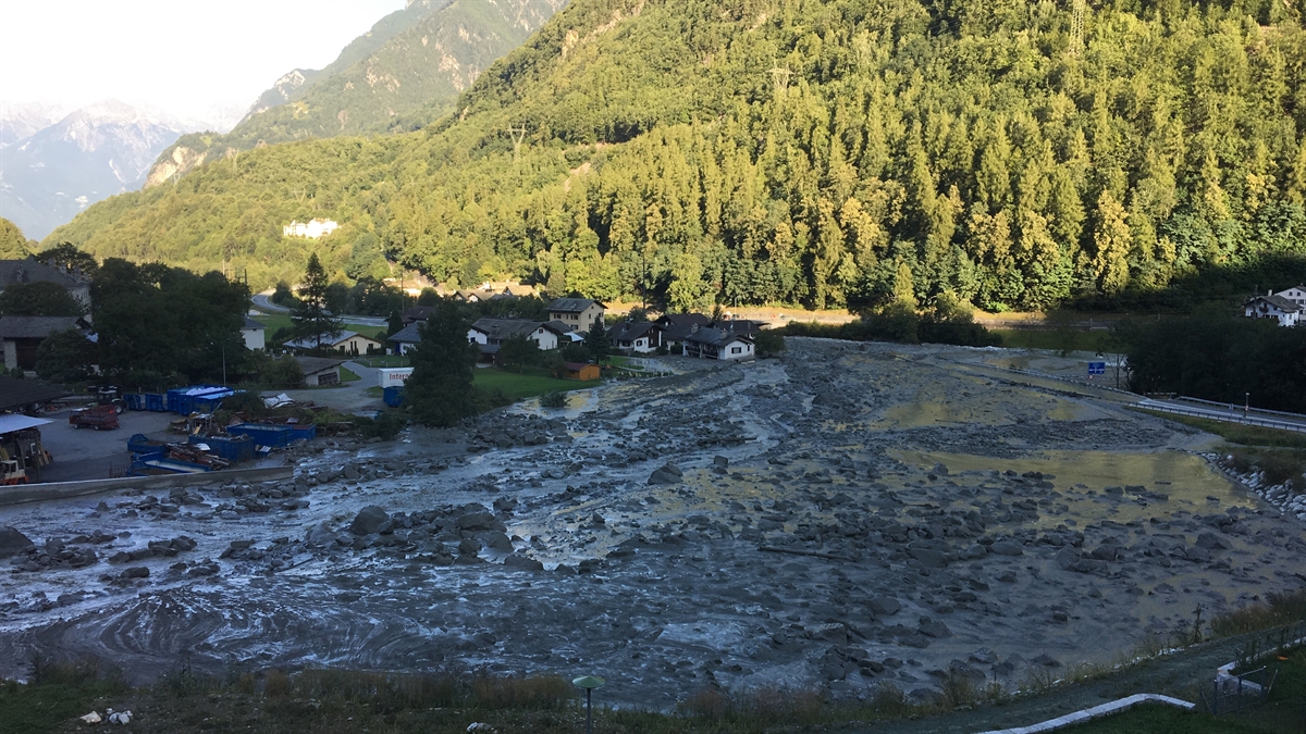 Bergsturz in Bondo: Evakuierung