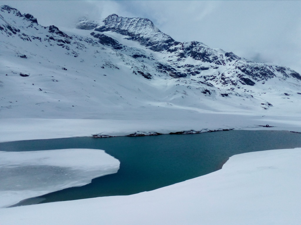 Foto: RhB-Strecke im Berninagebiet zwischen Engadin und Puschlav