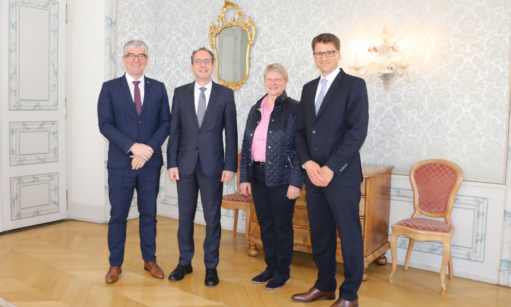 Besuch des deutschen Botschafters bei der Bündner Regierung