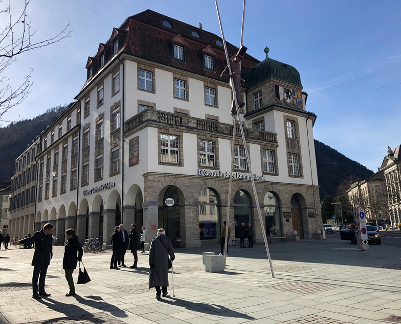 Raubüberfall auf GKB in Chur +++ Mann tschechischer Staatsangehörigkeit festgenommen