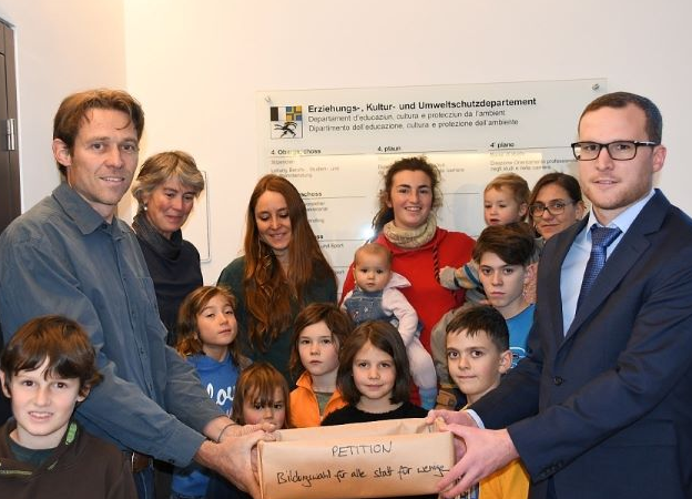 Petition „Bildungswahl für alle statt für wenige“: Bündner Regierung gegen freie Schulwahl
