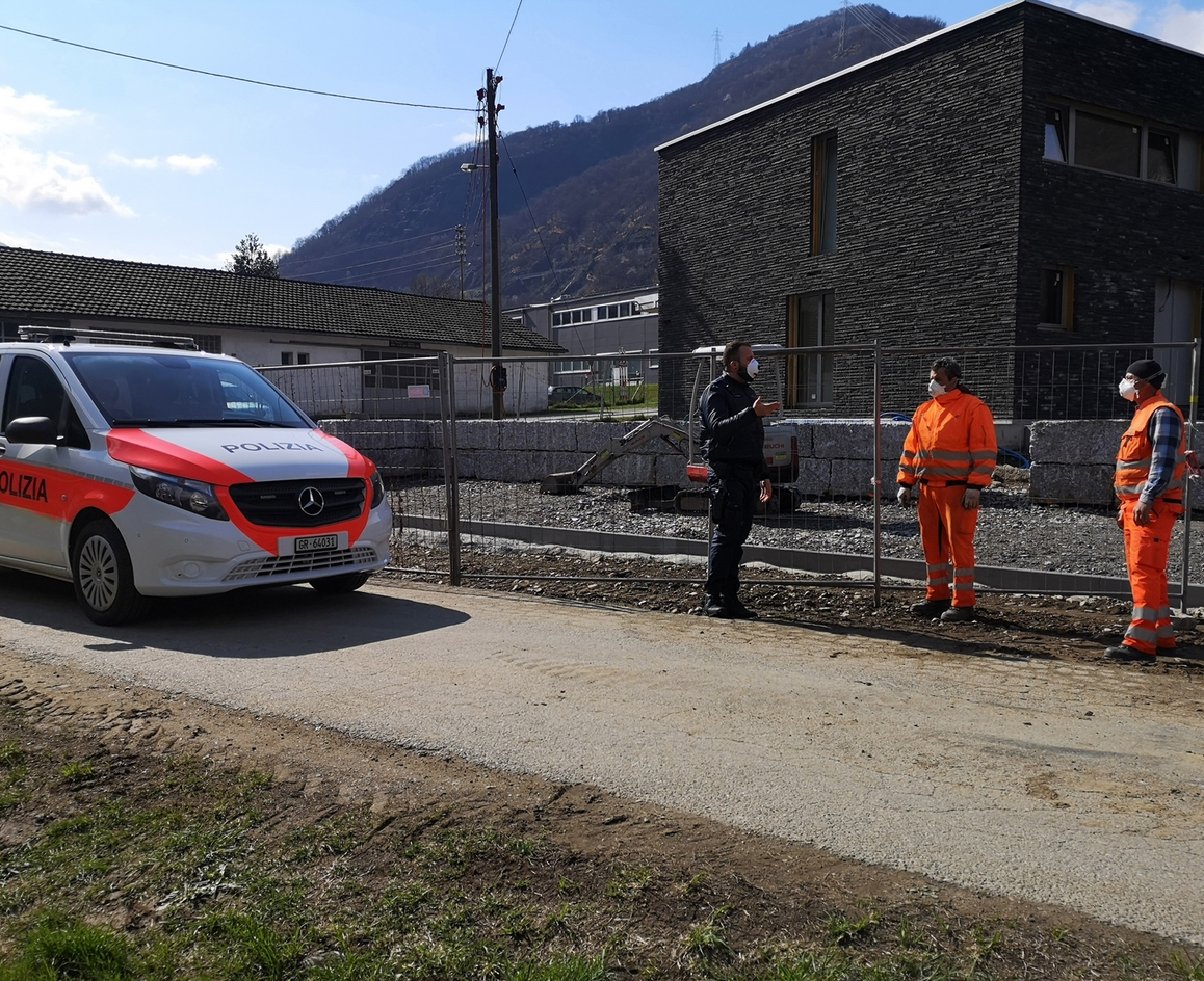 Misox, Engadin: Gute Bilanz bei Kontrollen von Baustellen und Betrieben