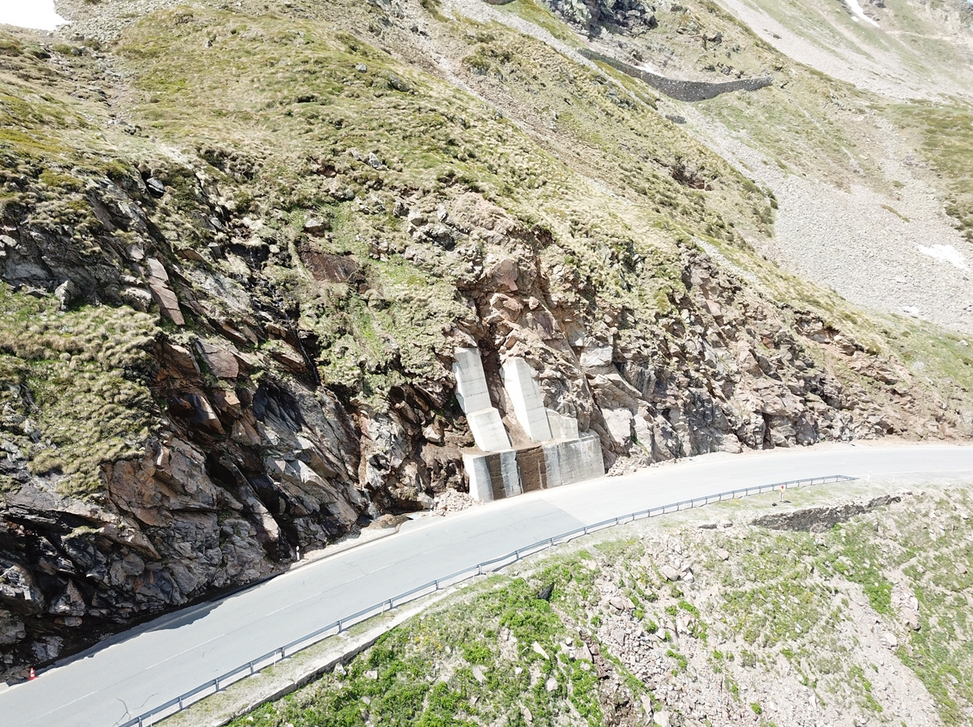 Sperrung der Berninastraße beim Hospiz (Ospizio Bernina)