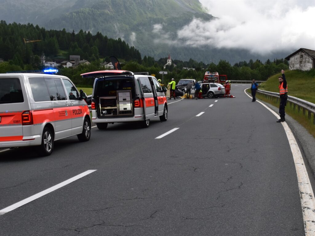 Tödlicher Unfall in Maloja (Fotos: Kapo Graubünden)