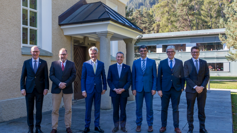 Bundesrat Cassis trifft Bündner Regierung zum politischen Dialog