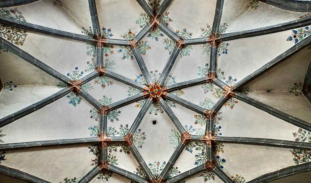 Buchpublikation: «Gewölbebau der Spätgotik in Graubünden 1450–1525»