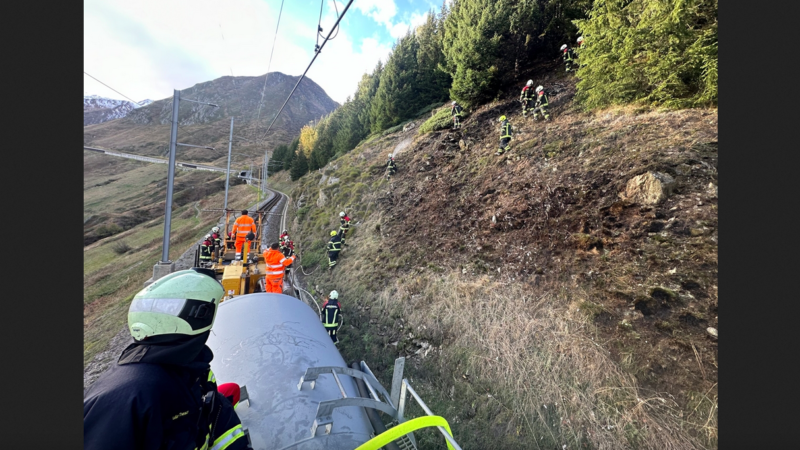 Flurbrand durch Dampflok: Löschzug der MG-Bahn im Einsatz