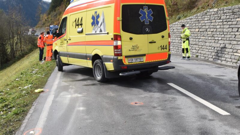 Waltensburg/Vuorz: Verkehrsdienstspezialist schwer verletzt – Wichter Zeuge oder Zeugin gesucht
