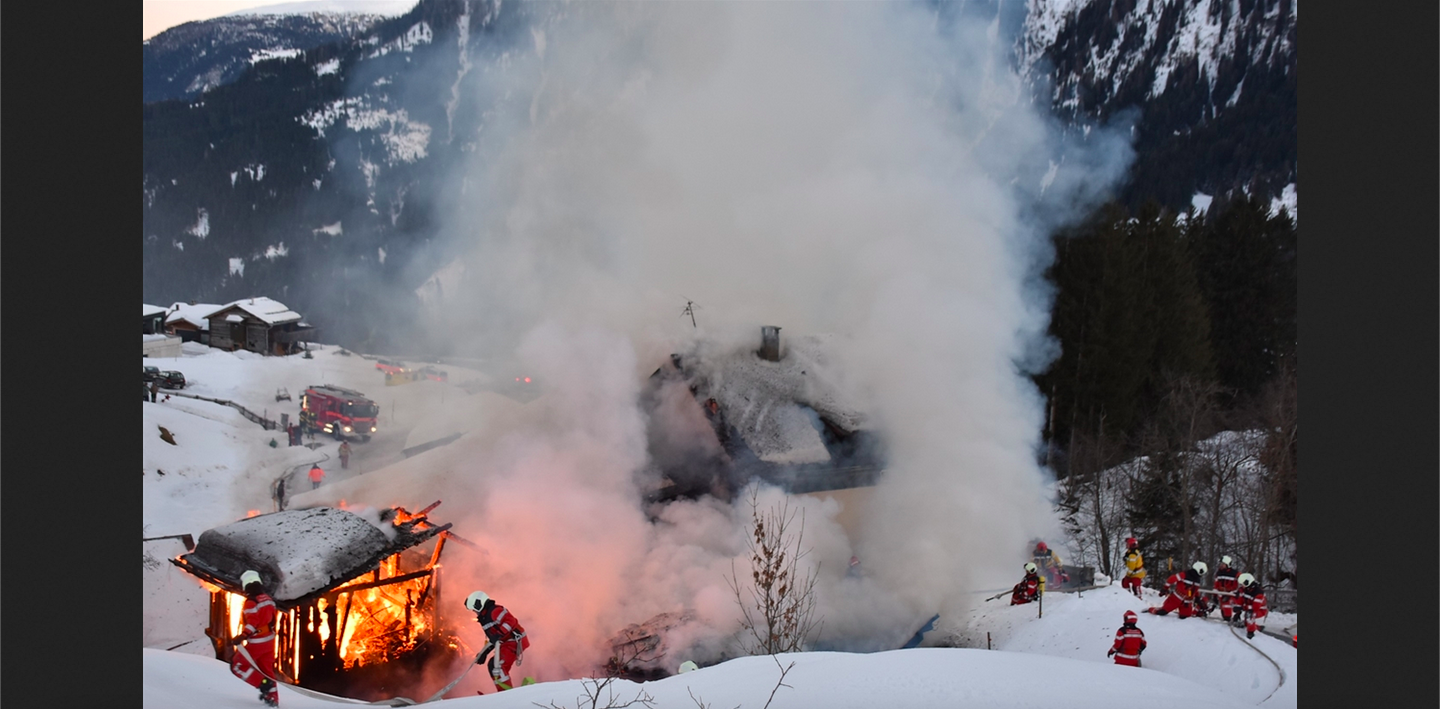 Brand in Tschappina: Haus und Stall brennen ab