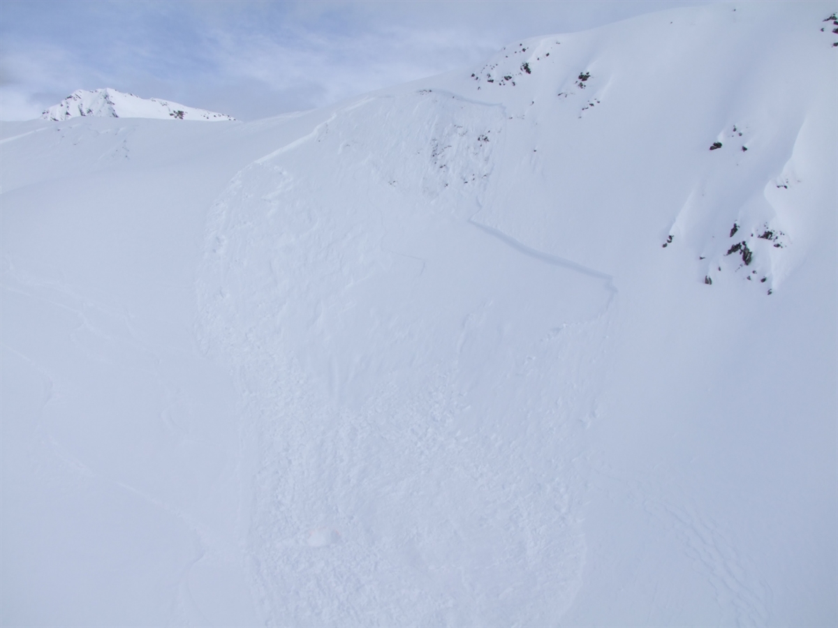 Schwerverletzter in Davos-Monstein: Skitourengänger von Lawine verschüttet