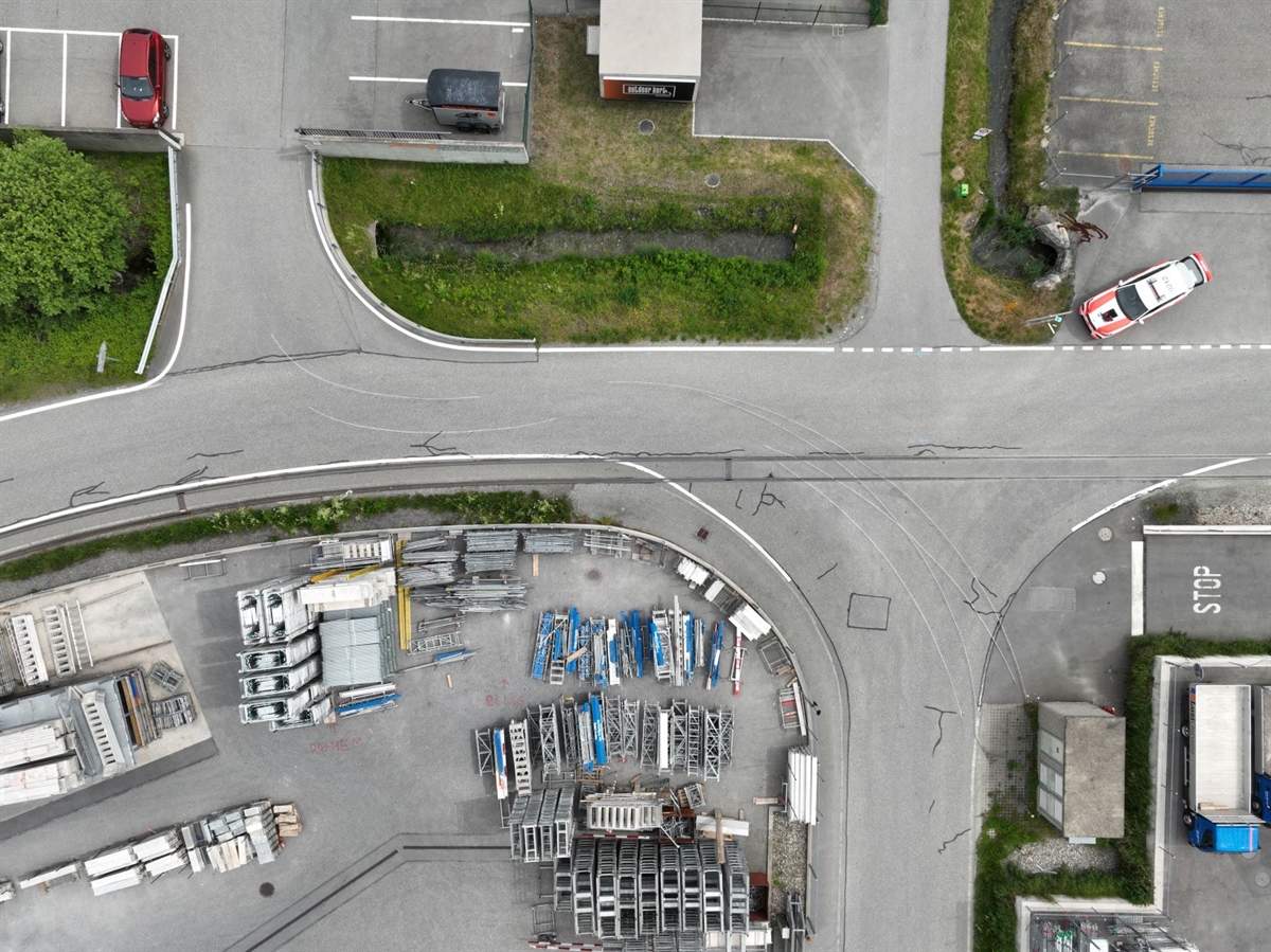 Selbstunfall in Cazis-Unterrealta: Verletzter (19) an der Industriestraße – Rega im Einsatz