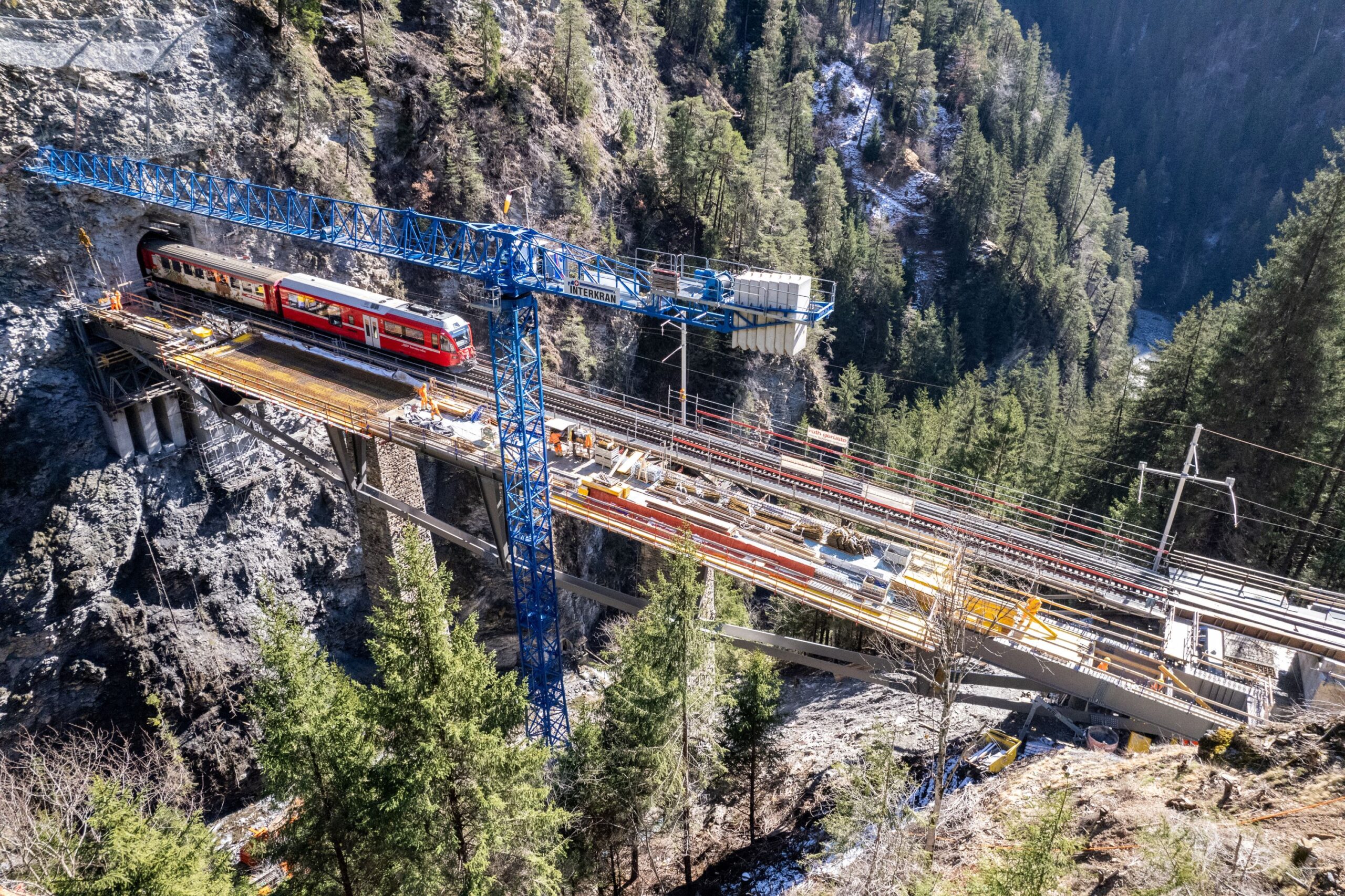 Neubau Castielerviadukt auf Arosalinie: Bahnersatzbusse auf Zugverbindung zwischen Chur und Arosa