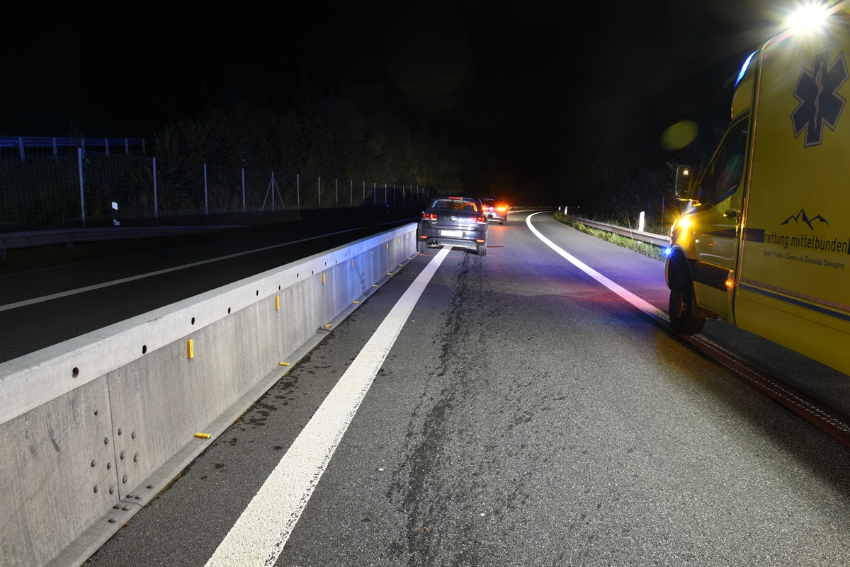 Zillis: Junglenkerin verursacht Selbstunfall auf Fahrt nach Thusis +++ Blut- und Urinprobe angeordnet