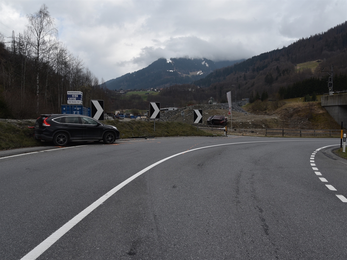 Unfall in Jenaz: Seitlich-frontale Kollision