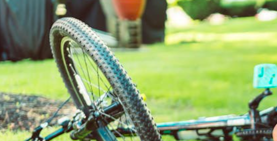 Velofahrer auf der Kantonsstraße zwischen Rhäzüns und Thusis Wann kommt endlich ein Veloweg?