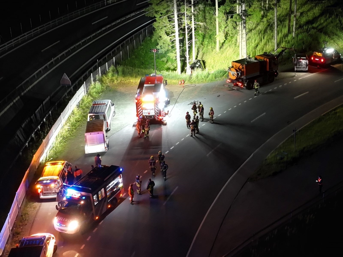 Unfall in der Region Viamala, Sufers: Mißglücktes Überholmanöver führt zu Totalschaden