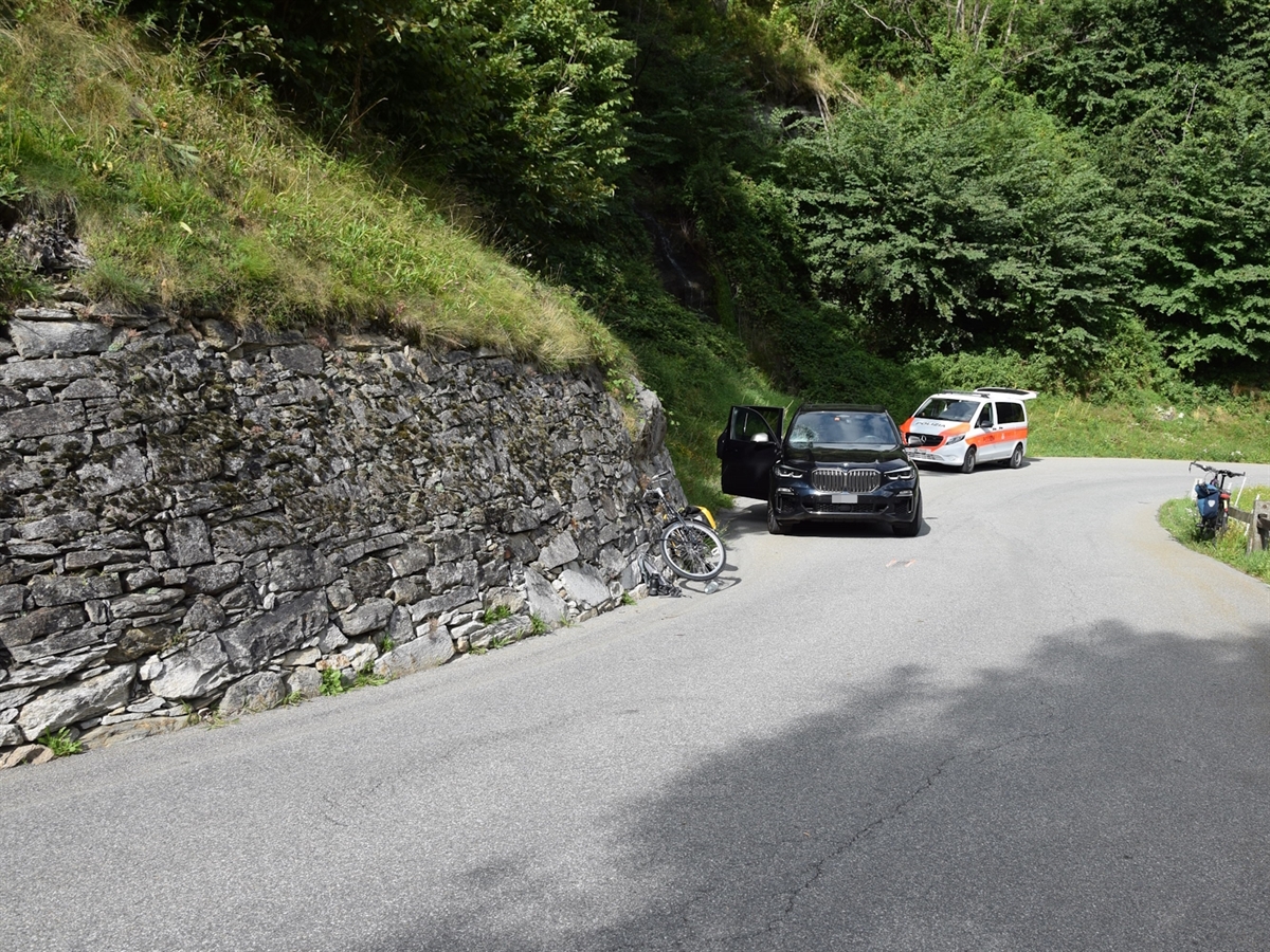 Unfall in Soglio: Fahrrad kollidiert mit Auto