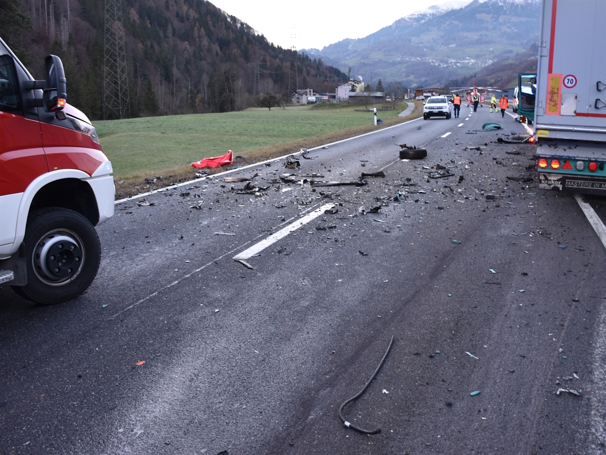 Schwerer Unfall in Schiers: Frontalkollision fordert zwei Todesopfer