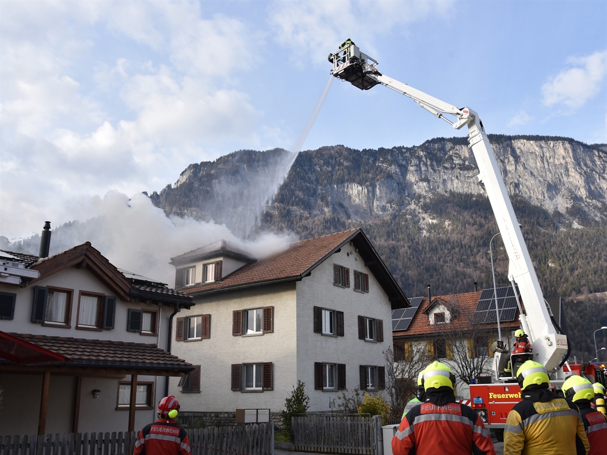 Feuerwehreinsatz: Brand in Haus in Ems