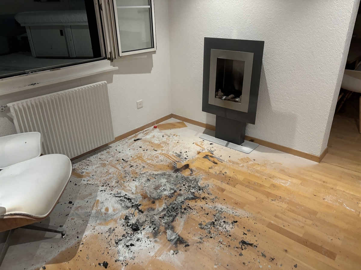 Feuerwehreinsatz in Flims: Mann (19) bei Cheminéebrand verletzt