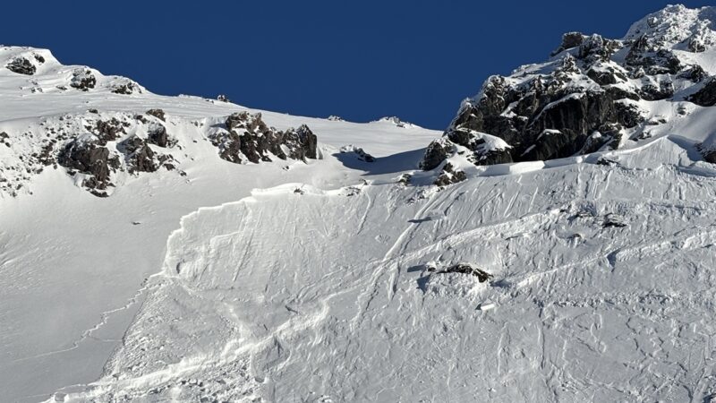 Tragischer Lawinenunfall bei Parsennbahnen in Davos: Schneebrettler (38) stirbt unterhalb des Schwarzhorns