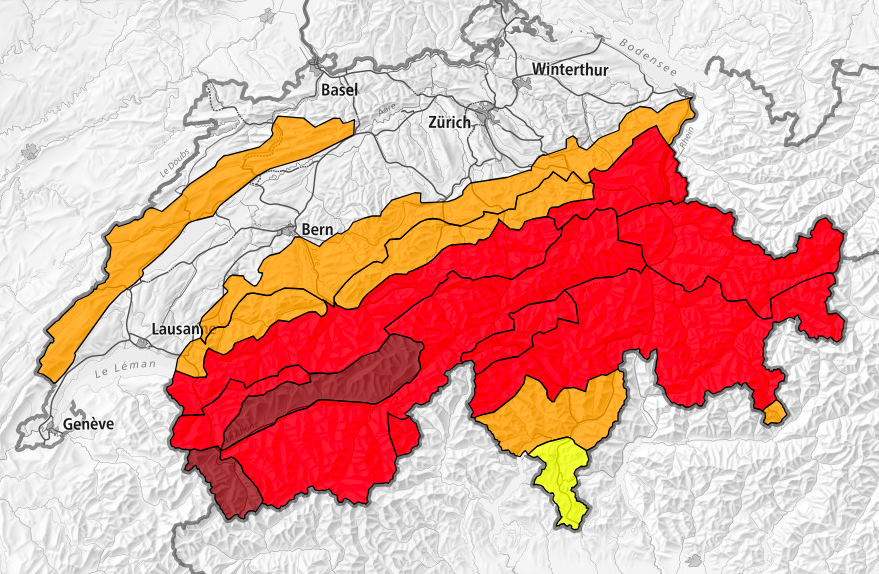 Neuschnee und Triebschnee erhöhen Lawinengefahr in Graubünden