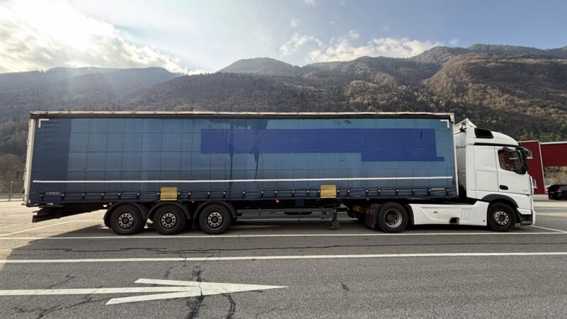 San Vittore: Sattelmotorfahrzeug mit massiver Überlast stillgelegt