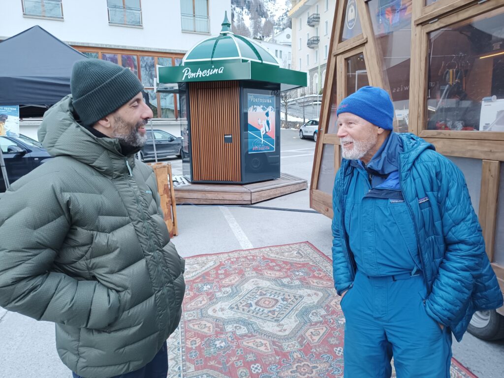Lorenzo Bagordo spricht mit Heinz, langjhriger Patagonia-Kunde