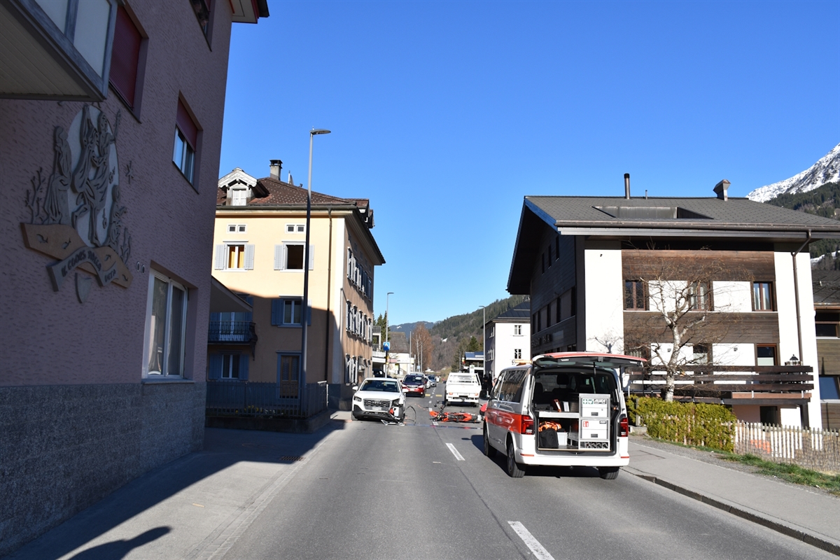 Disentis: Motorradfahrerin bei Kollision verletzt – Rega im Einsatz