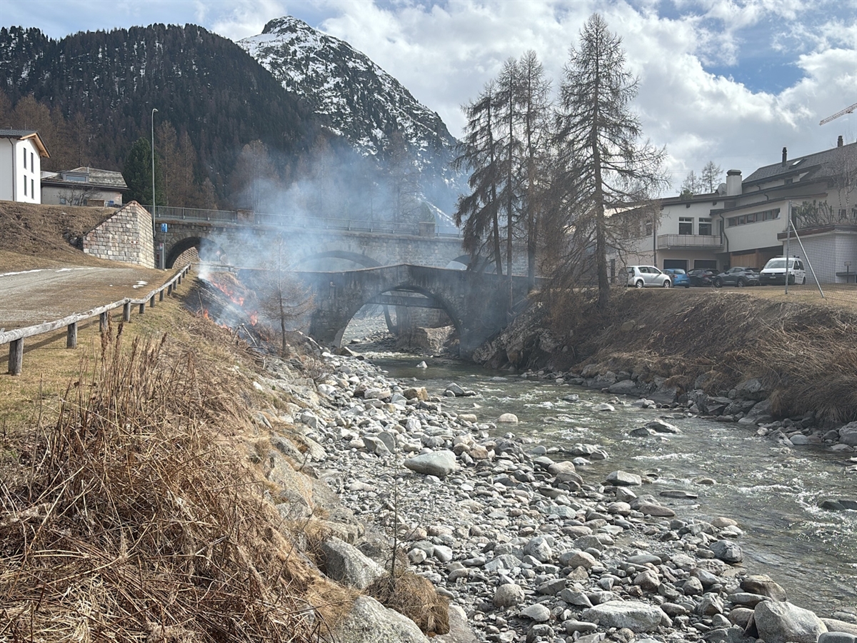 Pontresina: Feuerwehreinsatz wegen Flurbrand