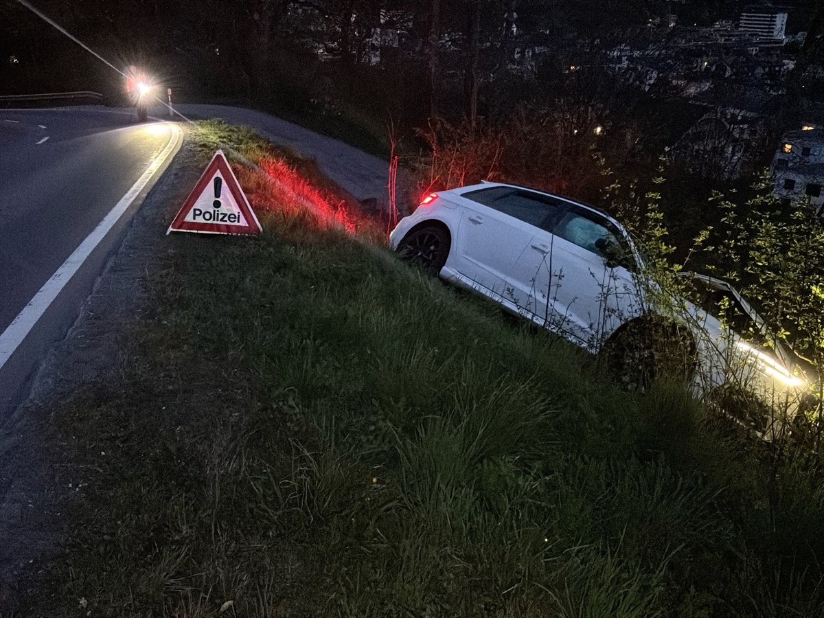 Alkohol-Unfall nachts an der Lugnezerstraße in Ilanz