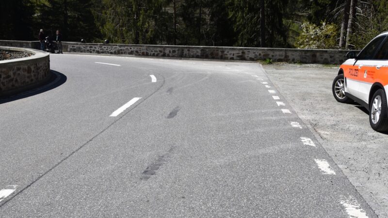 Viamala, H13: Lernfahrer (16)  verunfallt auf der Italienischen Straße von Rongellen nach Zillis