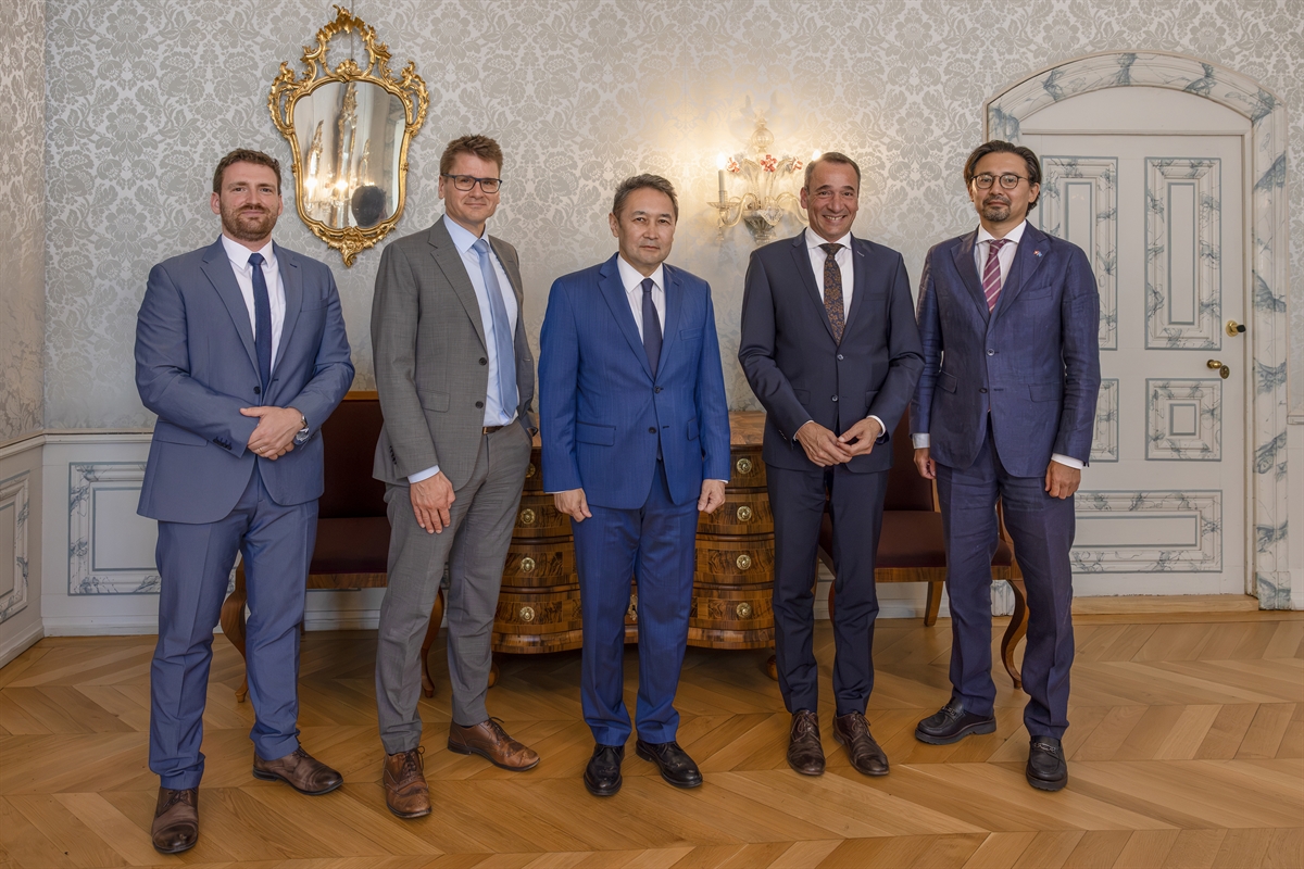 Besuch des Botschafters der Republik Kasachstan bei der Bündner Regierung