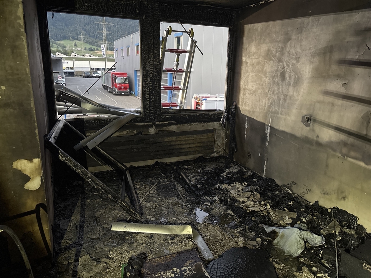 Wasserpfeife unbeaufsichtigt gelassen: Wohnungsbrand in Chur +++ Mehrere hunderttausende Franken Schaden