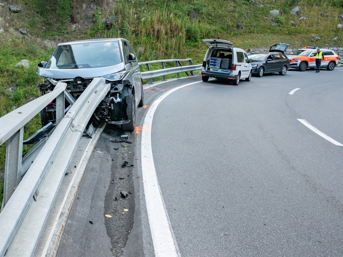 Unfall auf Engadinerstraße in Scuol-Giarsun: Alkoholisiert auf Strolchenfahrt
