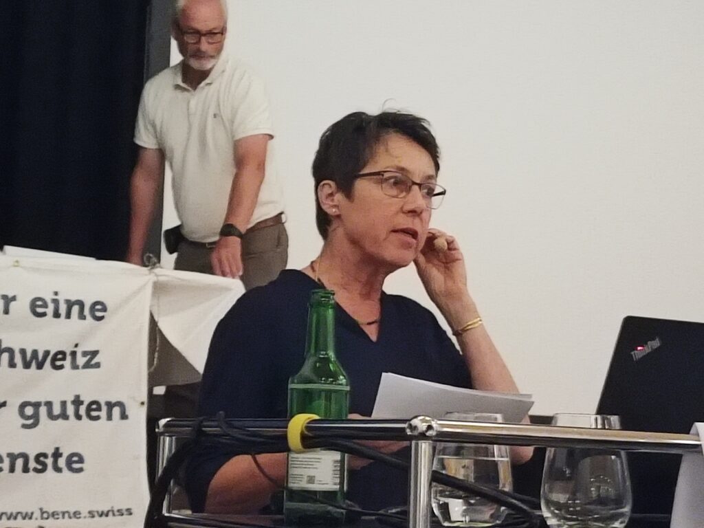 Monika Fry während der Fragerunde.