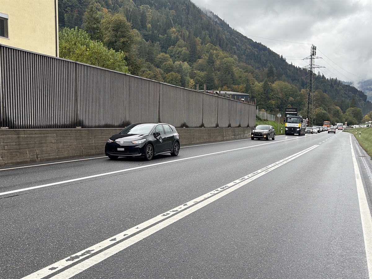 Unfall in Schiers: Streifkollision +++ Zeugenaufruf +++ Lenker eines weißen BMW gesucht